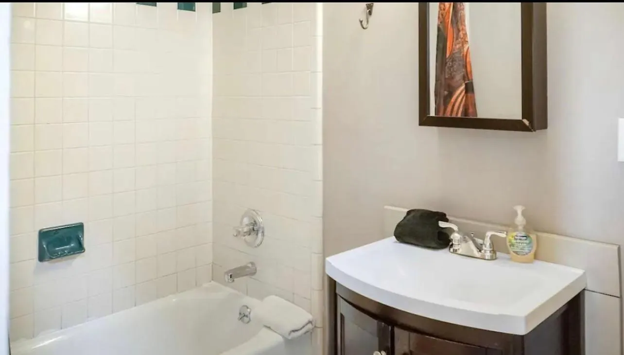 Spacious 6Br Loft Style With Pool Table, Sleeps 16 In Comfort Louisville Apartment